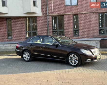 Мерседес Е-Класс 2010 в Львове на Automoto.ua Коричневый Мерседес Е-Класс, объемом двигателя 3.5 л и пробегом 130 тыс. км за 17500 $, фото 1 на Automoto.ua