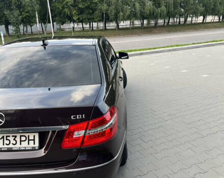 Коричневый Мерседес Е-Класс, объемом двигателя 2.2 л и пробегом 240 тыс. км за 12200 $, фото 23 на Automoto.ua