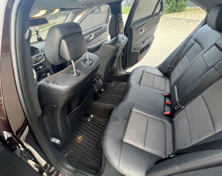 Коричневый Мерседес Е-Класс, объемом двигателя 2.2 л и пробегом 240 тыс. км за 12200 $, фото 9 на Automoto.ua