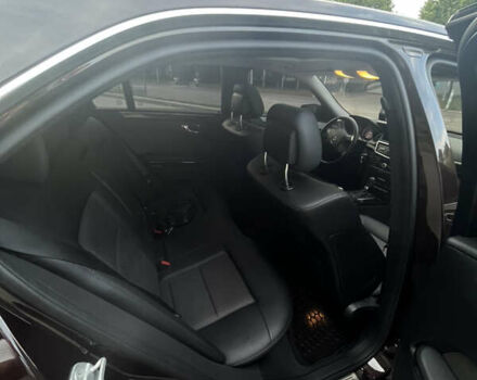 Коричневый Мерседес Е-Класс, объемом двигателя 2.2 л и пробегом 240 тыс. км за 12200 $, фото 11 на Automoto.ua