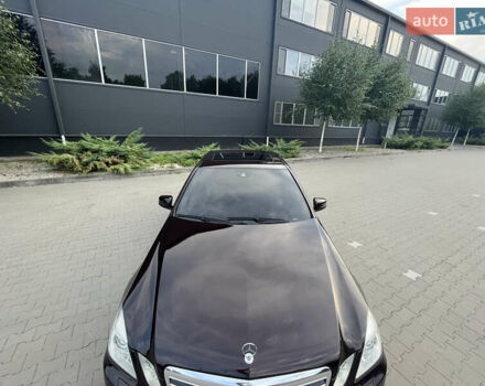 Коричневый Мерседес Е-Класс, объемом двигателя 2.2 л и пробегом 240 тыс. км за 12200 $, фото 5 на Automoto.ua