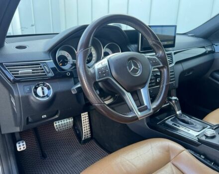 Коричневый Мерседес Е-Класс, объемом двигателя 2.2 л и пробегом 227 тыс. км за 15499 $, фото 16 на Automoto.ua