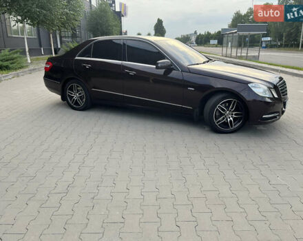 Коричневый Мерседес Е-Класс, объемом двигателя 2.2 л и пробегом 240 тыс. км за 12200 $, фото 13 на Automoto.ua