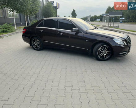 Коричневый Мерседес Е-Класс, объемом двигателя 2.2 л и пробегом 240 тыс. км за 12200 $, фото 14 на Automoto.ua