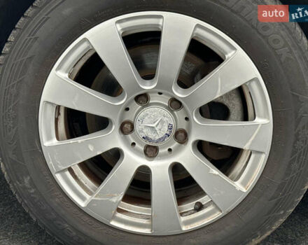 Коричневый Мерседес Е-Класс, объемом двигателя 2.2 л и пробегом 300 тыс. км за 11250 $, фото 22 на Automoto.ua