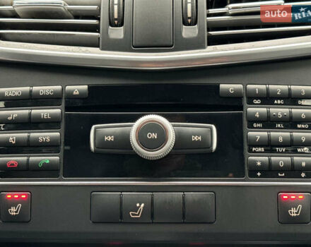 Коричневый Мерседес Е-Класс, объемом двигателя 2.2 л и пробегом 300 тыс. км за 11250 $, фото 18 на Automoto.ua