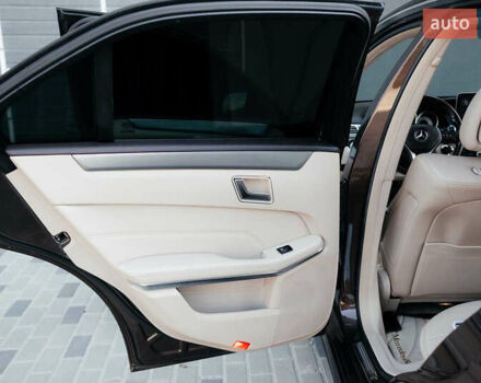 Мерседес Е-Клас 2013 у Тернополі на Automoto.ua Коричневий Мерседес Е-Клас, об'ємом двигуна 2.14 л та пробігом 222 тис. км за 20700 $, фото 42 на Automoto.ua