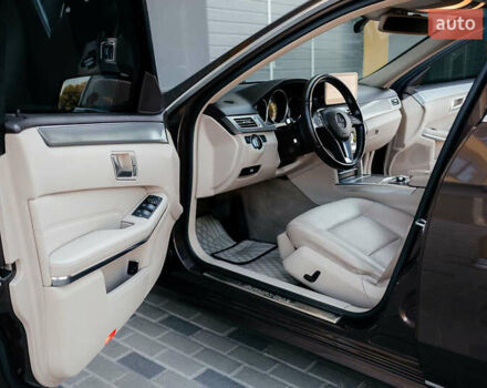 Мерседес Е-Клас 2013 у Тернополі на Automoto.ua Коричневий Мерседес Е-Клас, об'ємом двигуна 2.14 л та пробігом 222 тис. км за 20700 $, фото 23 на Automoto.ua