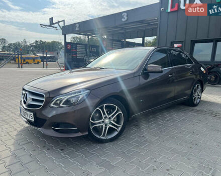 Коричневий Мерседес Е-Клас, об'ємом двигуна 2.2 л та пробігом 208 тис. км за 9599 $, фото 1 на Automoto.ua