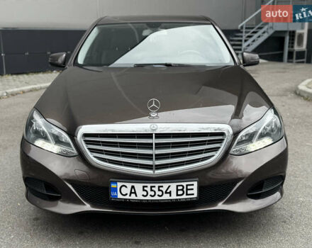 Коричневый Мерседес Е-Класс, объемом двигателя 2.2 л и пробегом 176 тыс. км за 16900 $, фото 2 на Automoto.ua