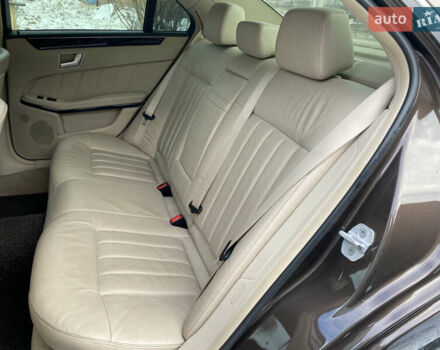 Коричневый Мерседес Е-Класс, объемом двигателя 1.99 л и пробегом 155 тыс. км за 18200 $, фото 22 на Automoto.ua