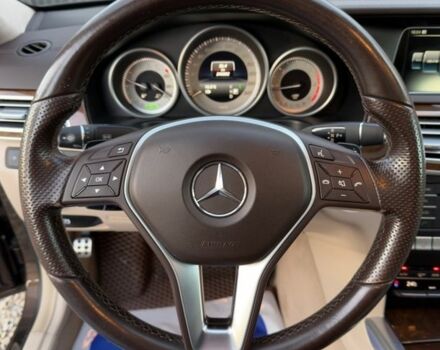 Коричневый Мерседес Е-Класс, объемом двигателя 2.14 л и пробегом 240 тыс. км за 22200 $, фото 17 на Automoto.ua