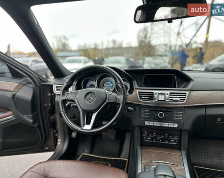 Коричневий Мерседес Е-Клас, об'ємом двигуна 2.14 л та пробігом 197 тис. км за 21500 $, фото 19 на Automoto.ua