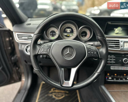 Коричневий Мерседес Е-Клас, об'ємом двигуна 2.14 л та пробігом 197 тис. км за 21500 $, фото 28 на Automoto.ua