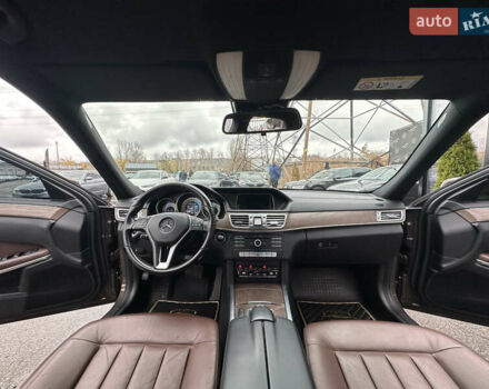 Коричневий Мерседес Е-Клас, об'ємом двигуна 2.14 л та пробігом 197 тис. км за 21500 $, фото 18 на Automoto.ua