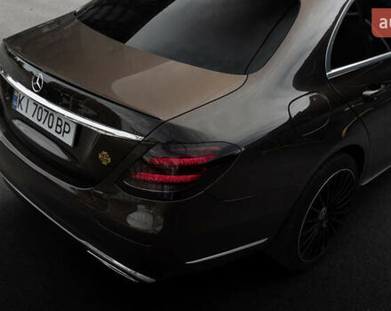 Коричневый Мерседес Е-Класс, объемом двигателя 1.95 л и пробегом 298 тыс. км за 29000 $, фото 6 на Automoto.ua