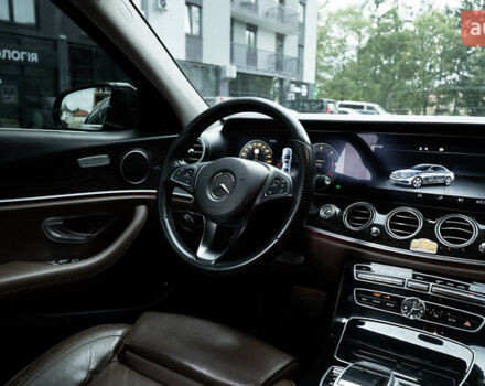 Коричневый Мерседес Е-Класс, объемом двигателя 1.95 л и пробегом 298 тыс. км за 29000 $, фото 9 на Automoto.ua