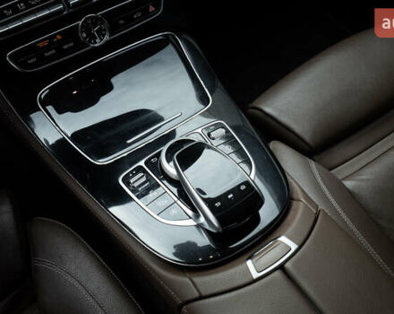 Коричневый Мерседес Е-Класс, объемом двигателя 1.95 л и пробегом 298 тыс. км за 29000 $, фото 13 на Automoto.ua