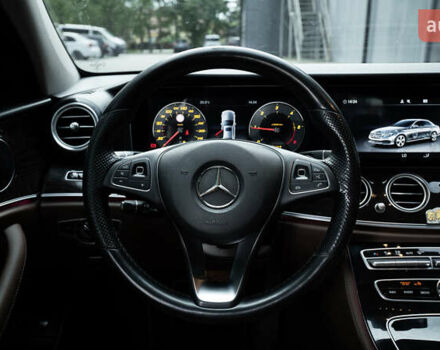 Коричневый Мерседес Е-Класс, объемом двигателя 1.95 л и пробегом 298 тыс. км за 29000 $, фото 7 на Automoto.ua