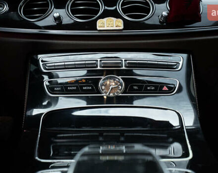 Коричневый Мерседес Е-Класс, объемом двигателя 1.95 л и пробегом 298 тыс. км за 29000 $, фото 11 на Automoto.ua