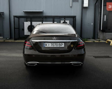 Коричневый Мерседес Е-Класс, объемом двигателя 1.95 л и пробегом 298 тыс. км за 29000 $, фото 5 на Automoto.ua