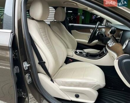 Коричневий Мерседес Е-Клас, об'ємом двигуна 1.95 л та пробігом 160 тис. км за 29990 $, фото 13 на Automoto.ua