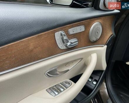Коричневий Мерседес Е-Клас, об'ємом двигуна 1.95 л та пробігом 160 тис. км за 29990 $, фото 8 на Automoto.ua