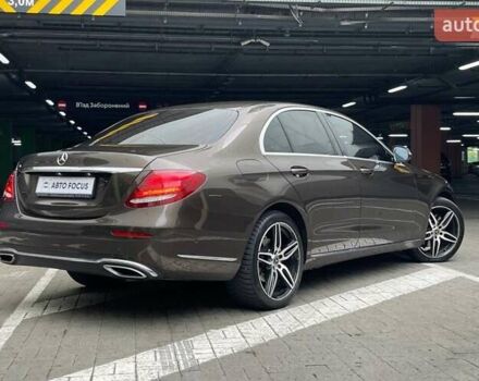 Коричневий Мерседес Е-Клас, об'ємом двигуна 1.95 л та пробігом 160 тис. км за 29990 $, фото 6 на Automoto.ua