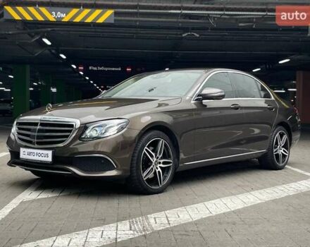 Коричневий Мерседес Е-Клас, об'ємом двигуна 1.95 л та пробігом 160 тис. км за 29990 $, фото 2 на Automoto.ua