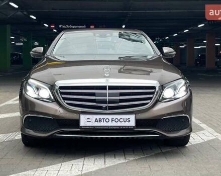 Коричневий Мерседес Е-Клас, об'ємом двигуна 1.95 л та пробігом 160 тис. км за 29990 $, фото 1 на Automoto.ua