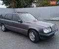Коричневый Мерседес Е-Класс, объемом двигателя 2.3 л и пробегом 455 тыс. км за 2700 $, фото 2 на Automoto.ua