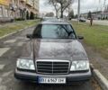 Коричневый Мерседес Е-Класс, объемом двигателя 2.5 л и пробегом 500 тыс. км за 2001 $, фото 1 на Automoto.ua