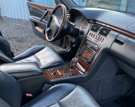 Мерседес Е-Класс 2001 в Краматорске на Automoto.ua Коричневый Мерседес Е-Класс, объемом двигателя 3.2 л и пробегом 400 тыс. км за 2300 $, фото 5 на Automoto.ua