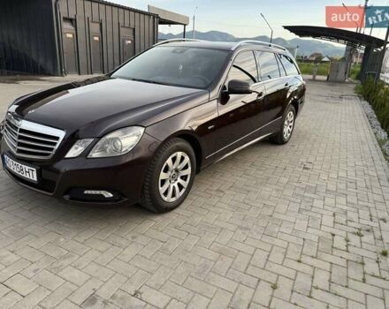 Коричневый Мерседес Е-Класс, объемом двигателя 2.14 л и пробегом 264 тыс. км за 10300 $, фото 1 на Automoto.ua