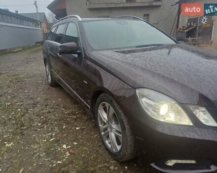 Коричневый Мерседес Е-Класс, объемом двигателя 2.99 л и пробегом 333 тыс. км за 12900 $, фото 16 на Automoto.ua