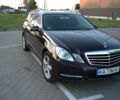 Коричневый Мерседес Е-Класс, объемом двигателя 2.1 л и пробегом 300 тыс. км за 10000 $, фото 1 на Automoto.ua