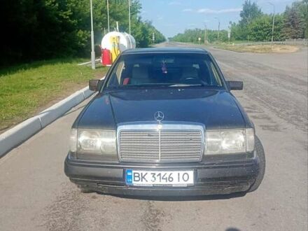 Мерседес Е-Клас 1990 у Корце на Automoto.ua Коричневий Мерседес Е-Клас, об'ємом двигуна 2.3 л та пробігом 310 тис. км за 2250 $, фото 1 на Automoto.ua