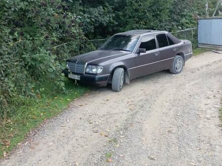 Коричневий Мерседес Е-Клас, об'ємом двигуна 2 л та пробігом 300 тис. км за 2400 $, фото 1 на Automoto.ua