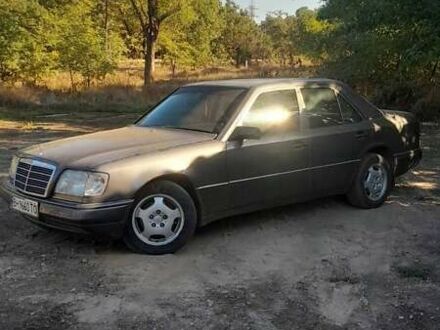 Мерседес Е-Клас 1994 у Южне (Південне) на Automoto.ua Коричневий Мерседес Е-Клас, об'ємом двигуна 2.5 л та пробігом 10 тис. км за 4200 $, фото 1 на Automoto.ua
