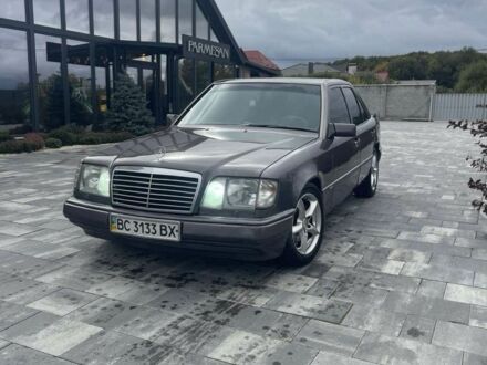 Коричневий Мерседес Е-Клас, об'ємом двигуна 2 л та пробігом 389 тис. км за 2700 $, фото 1 на Automoto.ua