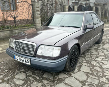 Коричневый Мерседес Е-Класс, объемом двигателя 3 л и пробегом 412 тыс. км за 2300 $, фото 1 на Automoto.ua