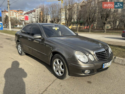 Мерседес Е-Клас 2007 у Чернівцях на Automoto.ua Коричневий Мерседес Е-Клас, об'ємом двигуна 3.2 л та пробігом 320 тис. км за 8400 $, фото 1 на Automoto.ua