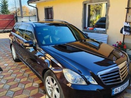 Мерседес Е-Клас 2010 у Володимир-Волинський на Automoto.ua Коричневий Мерседес Е-Клас, об'ємом двигуна 3 л та пробігом 290 тис. км за 13200 $, фото 1 на Automoto.ua