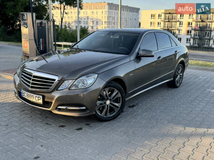 Мерседес Е-Класс 2012 в Львове на Automoto.ua Коричневый Мерседес Е-Класс, объемом двигателя 2.1 л и пробегом 298 тыс. км за 12900 $, фото 1 на Automoto.ua