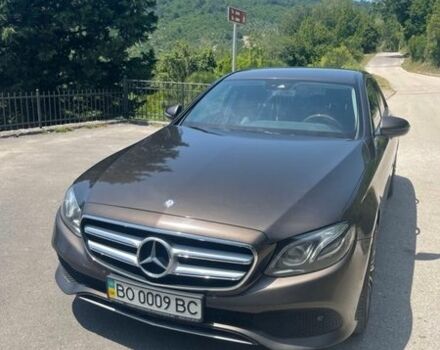 Коричневый Мерседес Е-Класс, объемом двигателя 1.95 л и пробегом 170 тыс. км за 30000 $, фото 1 на Automoto.ua