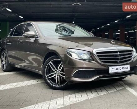 Коричневый Мерседес Е-Класс, объемом двигателя 1.95 л и пробегом 160 тыс. км за 29990 $, фото 1 на Automoto.ua