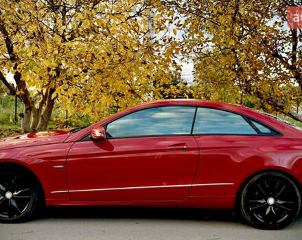 Красный Мерседес Е-Класс, объемом двигателя 1.8 л и пробегом 150 тыс. км за 16300 $, фото 6 на Automoto.ua