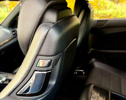 Красный Мерседес Е-Класс, объемом двигателя 1.8 л и пробегом 150 тыс. км за 16300 $, фото 22 на Automoto.ua