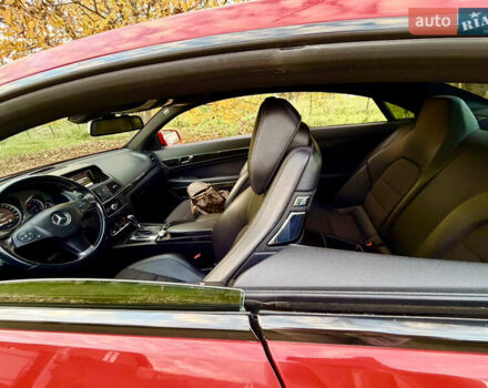 Красный Мерседес Е-Класс, объемом двигателя 1.8 л и пробегом 150 тыс. км за 16300 $, фото 16 на Automoto.ua