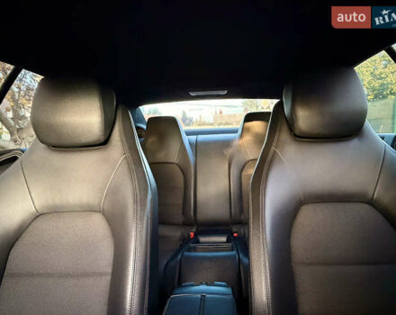 Красный Мерседес Е-Класс, объемом двигателя 1.8 л и пробегом 150 тыс. км за 16300 $, фото 12 на Automoto.ua